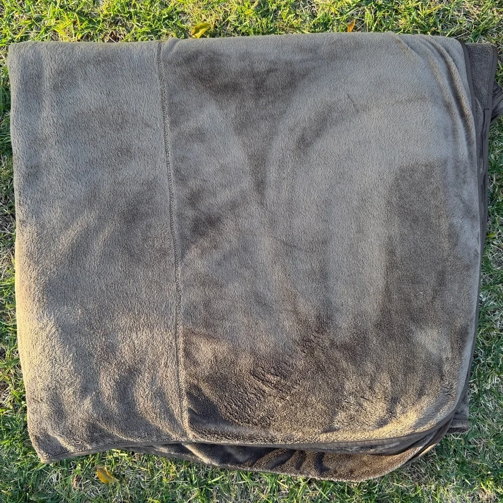 Restoration Hardware Brown Plush Fleece Blanket Single Ply Soft Cozy King GUC
